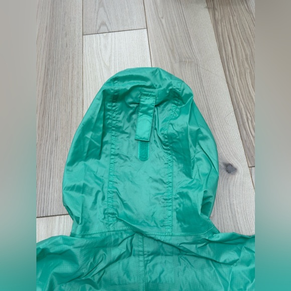 Lands End Nylon Hooded Jacket Rain Windbreaker Size Medium Petite Zip Pockets - Picture 2 of 9